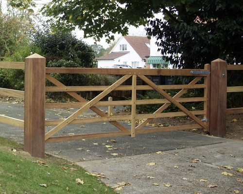 Marwood Tapered Top Rail Entrance / Field Gate