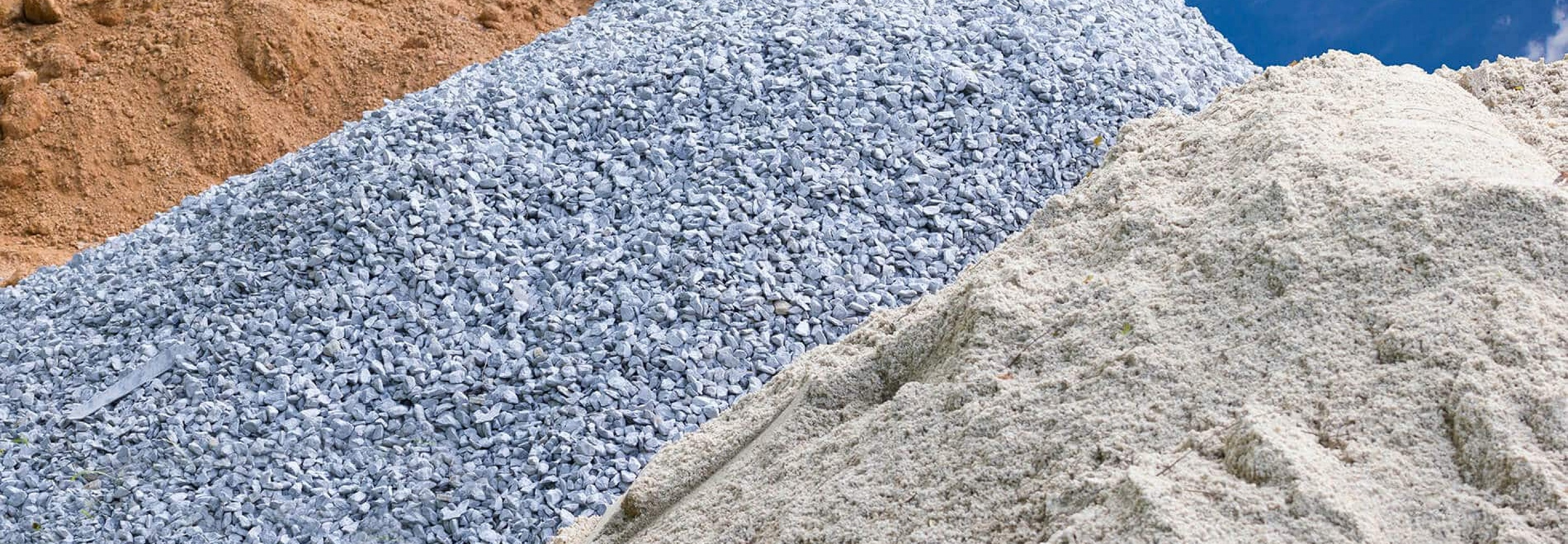 Кучка цемента. Сырье для строительства. Пескобетон м600. Цемент россыпью. Песок щебень.